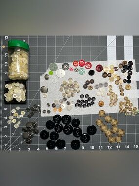 Mixed lot of buttons, approx 6 oz for crafts or repairs